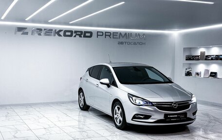 Opel Astra K, 2019 год, 1 700 000 рублей, 2 фотография