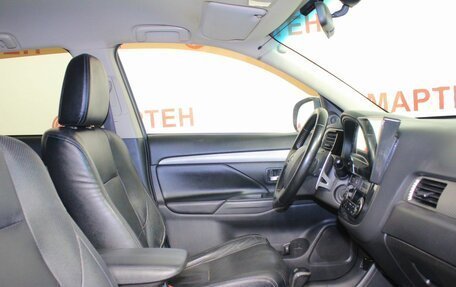 Mitsubishi Outlander III рестайлинг 3, 2013 год, 1 259 000 рублей, 10 фотография