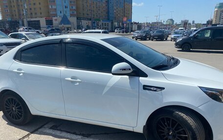 KIA Rio III рестайлинг, 2014 год, 880 000 рублей, 2 фотография