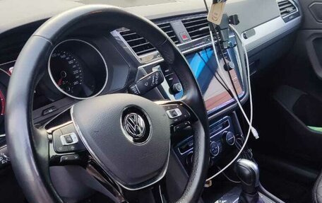 Volkswagen Tiguan II, 2020 год, 2 900 000 рублей, 4 фотография