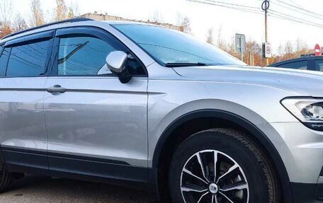 Volkswagen Tiguan II, 2020 год, 2 900 000 рублей, 3 фотография