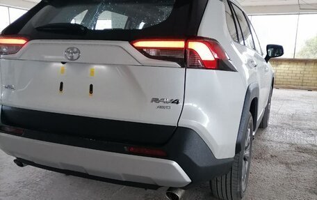 Toyota RAV4, 2025 год, 3 980 000 рублей, 3 фотография