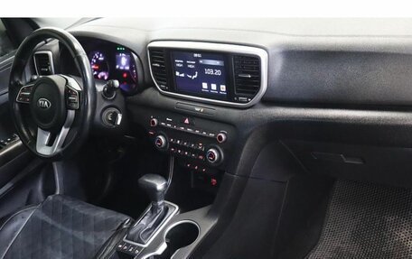 KIA Sportage IV рестайлинг, 2020 год, 2 300 000 рублей, 5 фотография