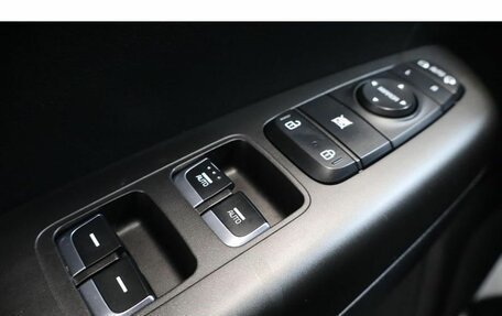 KIA Sportage IV рестайлинг, 2020 год, 2 300 000 рублей, 16 фотография