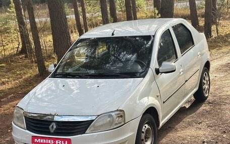 Renault Logan I, 2013 год, 190 000 рублей, 1 фотография