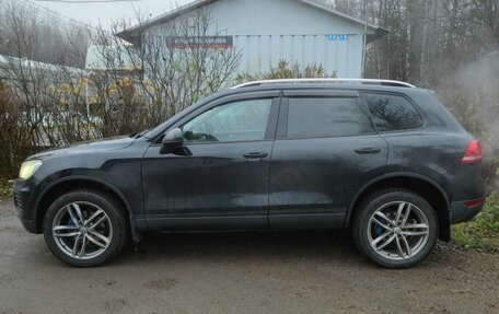 Volkswagen Touareg III, 2010 год, 1 350 000 рублей, 2 фотография