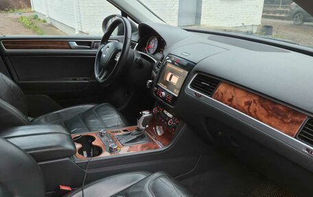 Volkswagen Touareg III, 2010 год, 1 350 000 рублей, 6 фотография