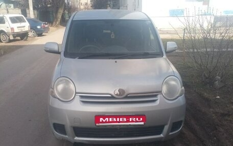 Toyota Sienta I, 2010 год, 550 000 рублей, 5 фотография