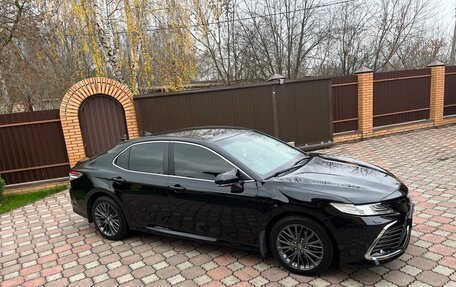 Toyota Camry, 2021 год, 2 700 000 рублей, 5 фотография