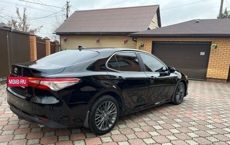 Toyota Camry, 2021 год, 2 700 000 рублей, 8 фотография