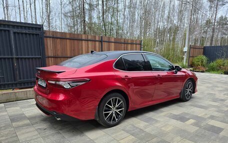 Toyota Camry, 2021 год, 2 960 000 рублей, 2 фотография