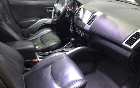 Mitsubishi Outlander III рестайлинг 3, 2011 год, 830 000 рублей, 9 фотография