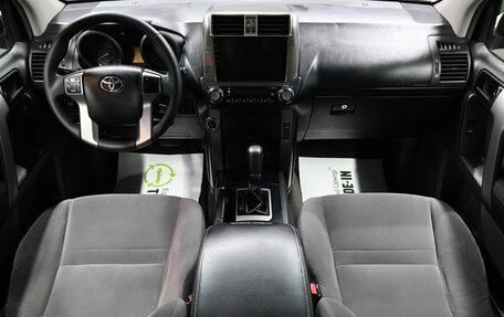 Toyota Land Cruiser Prado 150 рестайлинг 2, 2010 год, 2 550 000 рублей, 10 фотография