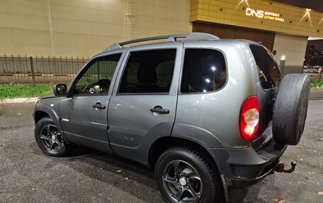 Chevrolet Niva I рестайлинг, 2017 год, 820 000 рублей, 5 фотография