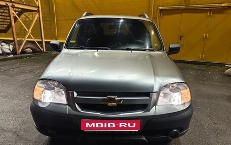 Chevrolet Niva I рестайлинг, 2017 год, 820 000 рублей, 6 фотография