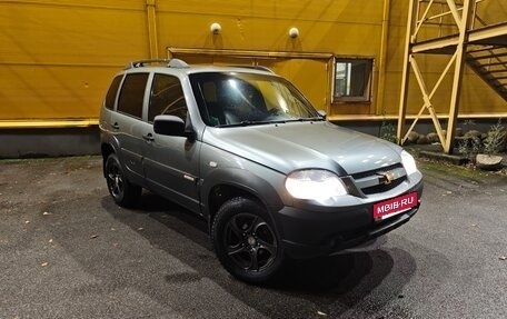 Chevrolet Niva I рестайлинг, 2017 год, 820 000 рублей, 2 фотография