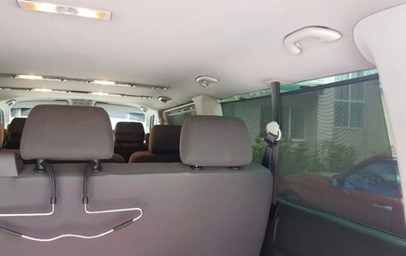 Volkswagen Caravelle T5, 2011 год, 2 500 000 рублей, 6 фотография