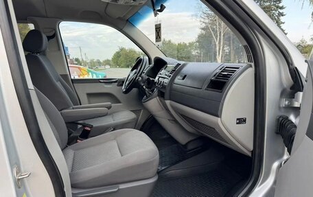 Volkswagen Caravelle T5, 2011 год, 2 500 000 рублей, 8 фотография