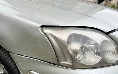 Toyota Avensis III рестайлинг, 2003 год, 570 000 рублей, 24 фотография