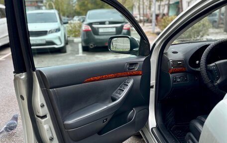 Toyota Avensis III рестайлинг, 2003 год, 570 000 рублей, 36 фотография