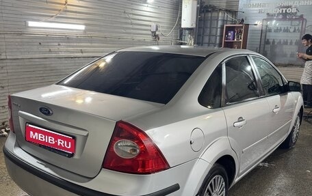 Ford Focus II рестайлинг, 2005 год, 400 000 рублей, 3 фотография