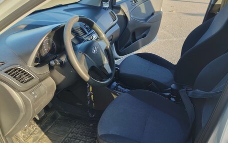 Hyundai Solaris II рестайлинг, 2013 год, 680 000 рублей, 5 фотография