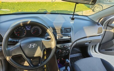 Hyundai Solaris II рестайлинг, 2013 год, 680 000 рублей, 7 фотография