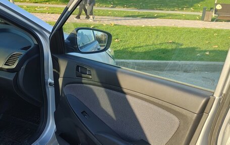 Hyundai Solaris II рестайлинг, 2013 год, 680 000 рублей, 13 фотография