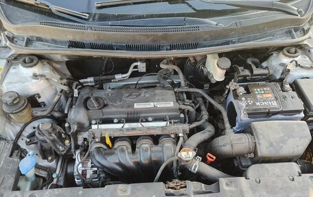 Hyundai Solaris II рестайлинг, 2013 год, 680 000 рублей, 12 фотография