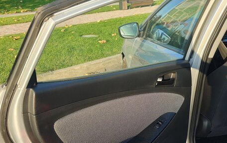 Hyundai Solaris II рестайлинг, 2013 год, 680 000 рублей, 16 фотография