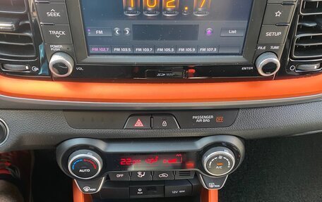 KIA Stonic, 2018 год, 1 750 000 рублей, 11 фотография