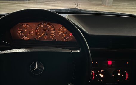 Mercedes-Benz W124, 1988 год, 219 000 рублей, 14 фотография