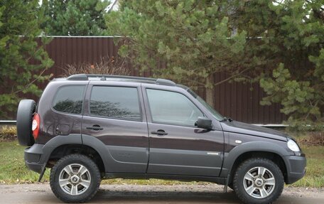 Chevrolet Niva I рестайлинг, 2017 год, 695 000 рублей, 5 фотография