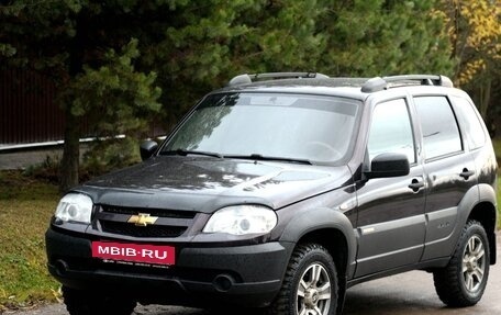 Chevrolet Niva I рестайлинг, 2017 год, 695 000 рублей, 2 фотография