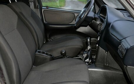 Chevrolet Niva I рестайлинг, 2017 год, 695 000 рублей, 10 фотография