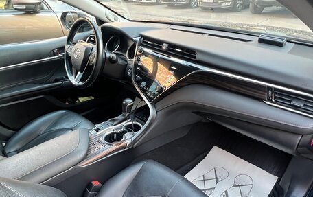 Toyota Camry, 2018 год, 3 100 000 рублей, 6 фотография