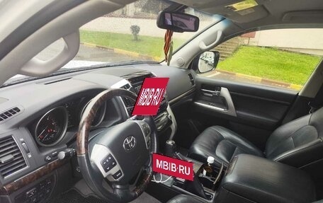 Toyota Land Cruiser 200, 2014 год, 4 300 000 рублей, 8 фотография