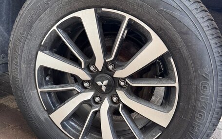 Mitsubishi Pajero Sport III рестайлинг, 2020 год, 3 670 000 рублей, 10 фотография