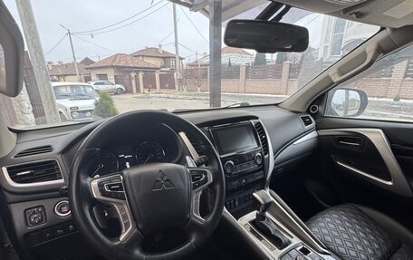 Mitsubishi Pajero Sport III рестайлинг, 2020 год, 3 670 000 рублей, 6 фотография
