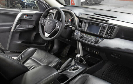 Toyota RAV4, 2015 год, 2 398 000 рублей, 11 фотография