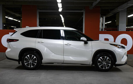 Toyota Highlander, 2021 год, 5 449 000 рублей, 4 фотография