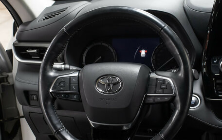 Toyota Highlander, 2021 год, 5 449 000 рублей, 19 фотография