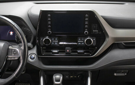 Toyota Highlander, 2021 год, 5 449 000 рублей, 17 фотография