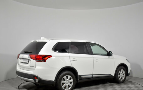 Mitsubishi Outlander III рестайлинг 3, 2017 год, 1 890 000 рублей, 5 фотография