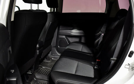 Mitsubishi Outlander III рестайлинг 3, 2017 год, 1 890 000 рублей, 12 фотография