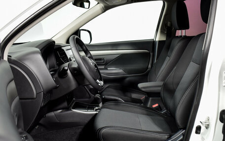 Mitsubishi Outlander III рестайлинг 3, 2017 год, 1 890 000 рублей, 11 фотография