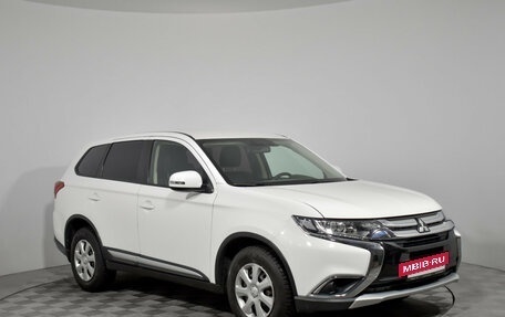 Mitsubishi Outlander III рестайлинг 3, 2017 год, 1 890 000 рублей, 3 фотография