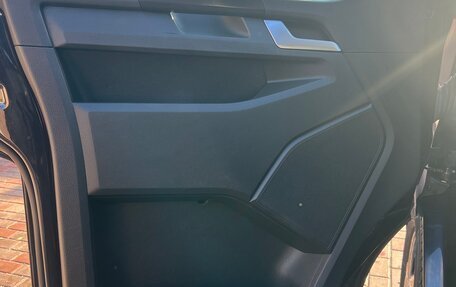 Volkswagen Caravelle T6 рестайлинг, 2018 год, 2 999 000 рублей, 12 фотография