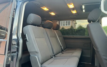 Volkswagen Caravelle T6 рестайлинг, 2018 год, 2 999 000 рублей, 15 фотография