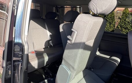 Volkswagen Caravelle T6 рестайлинг, 2018 год, 2 999 000 рублей, 16 фотография